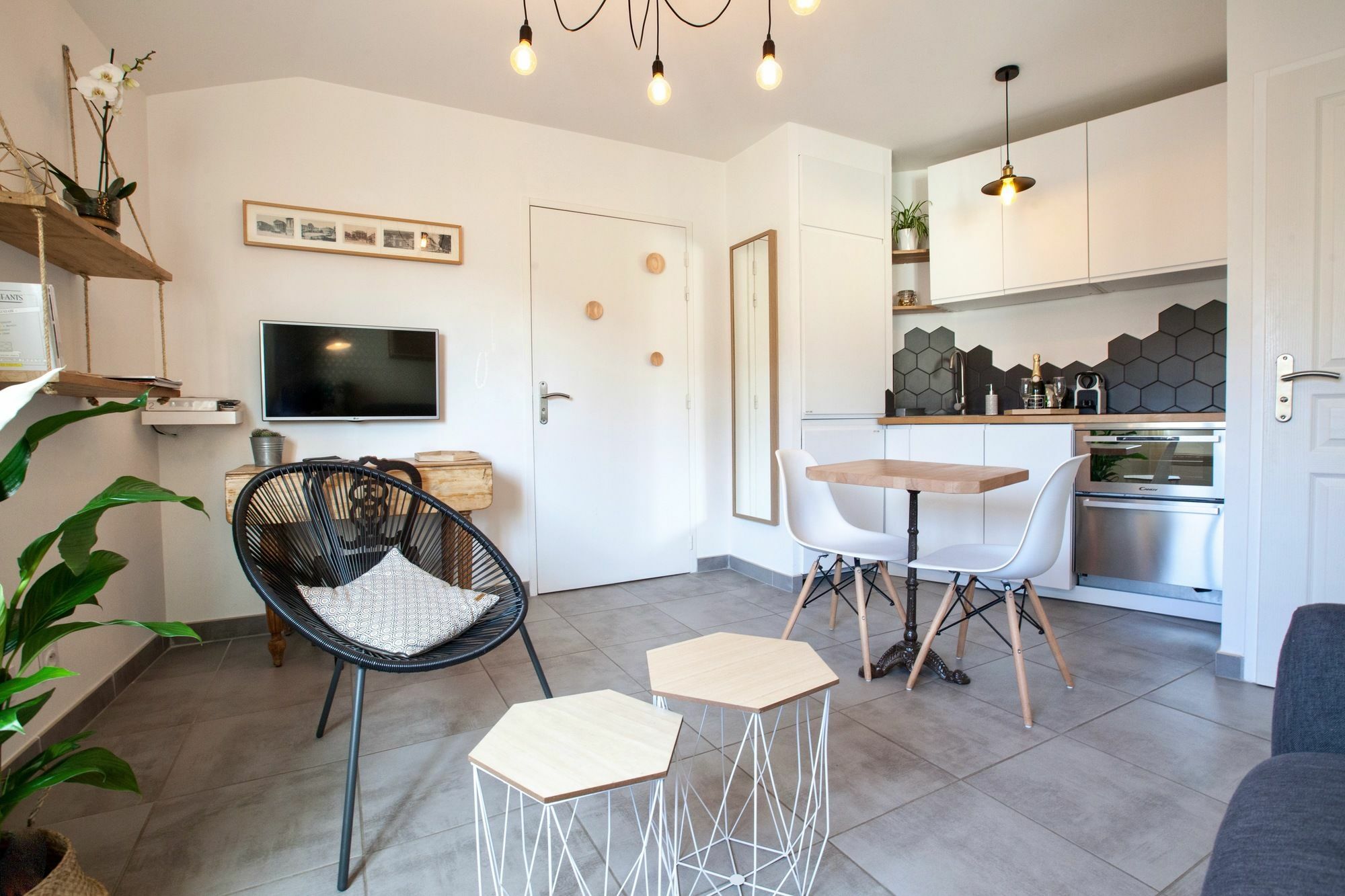 Home Chic Home - Les Toits De L'Argenterie มงต์เปอลิเยร์ ภายนอก รูปภาพ